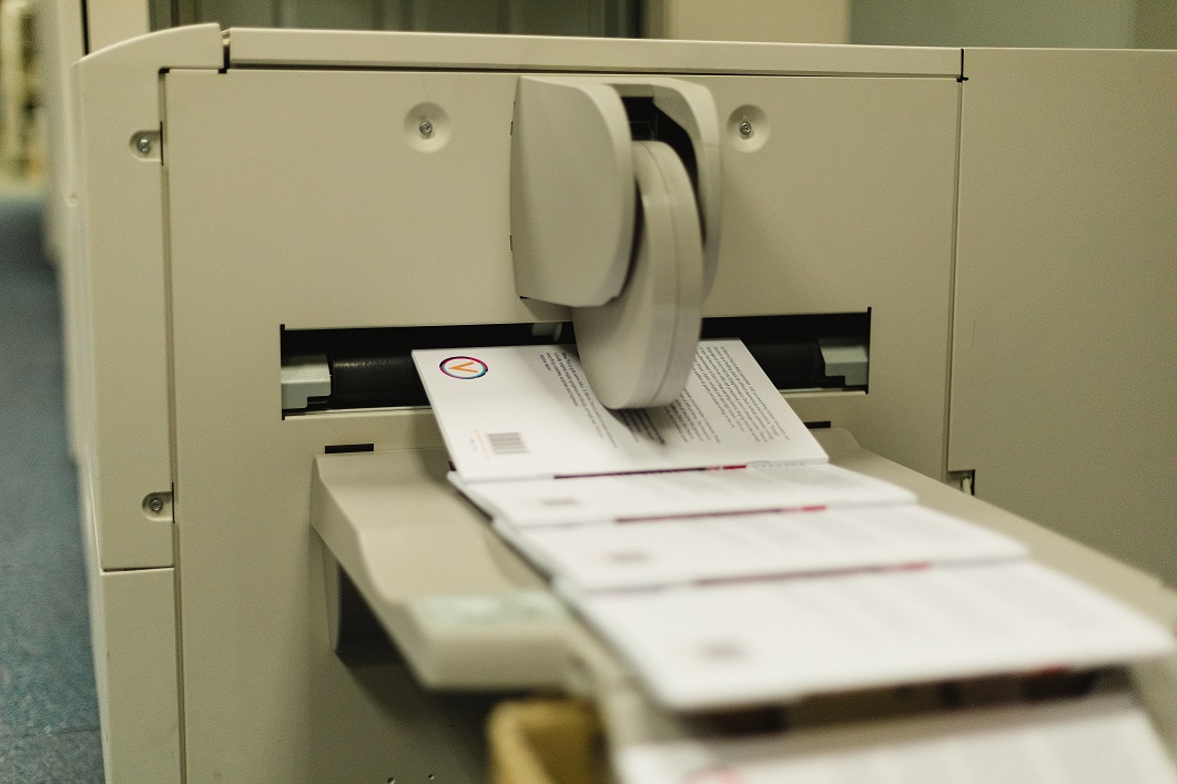 lgdsolutions's tweet photo. Have you considered Variable Data Printing? Just because you’re #printing multiple copies of that #directmailer, it doesn’t mean every individual piece has to be the same. Add a personal touch! Some VDP campaigns increase ROI up to 15 times the usual rate. https://t.co/X1f6ErJkGI https://t.co/wi19mPdg4B