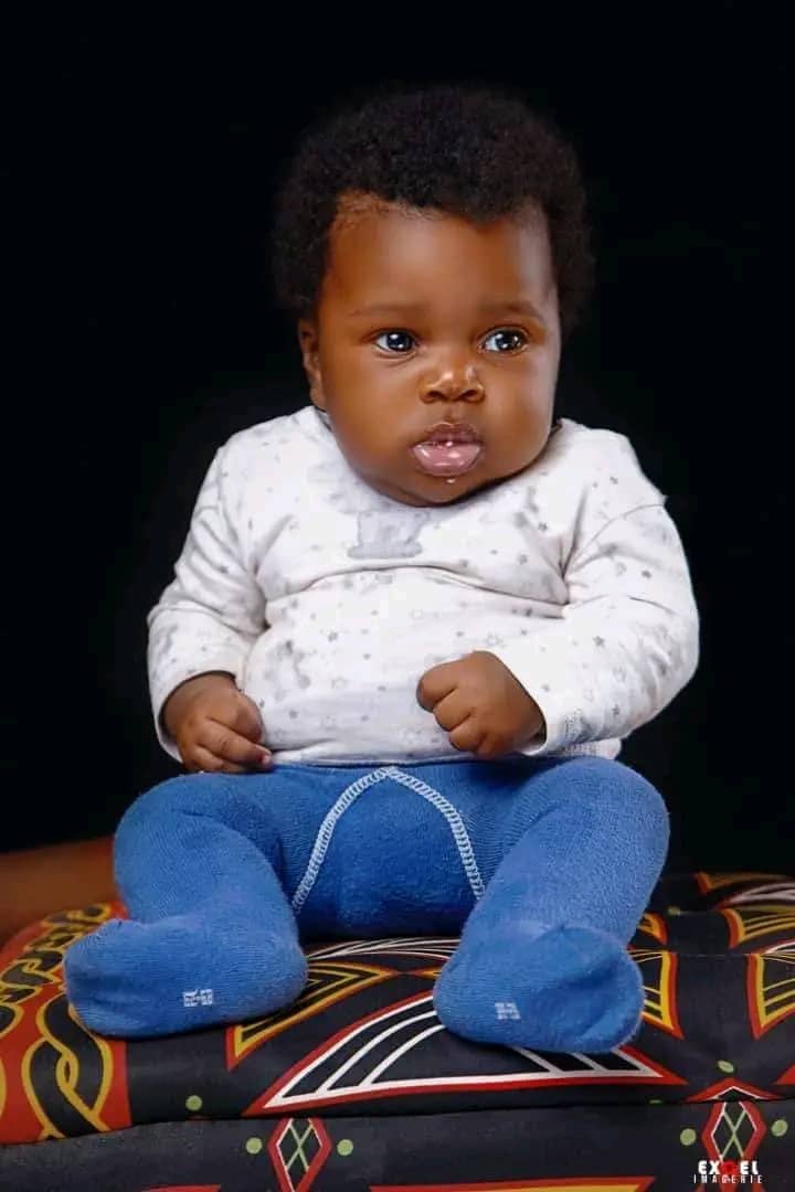 🆘 🆘 🆘  AVIS DE RECHERCHE

Cette fillette de 04 mois a été enlevée hier à Yaoundé au lieu-dit carrossel.

L'un des suspect étant à priori un conducteur de taxi et l'autre suspect est une femme

 Contacts: 694738908/ 698780744