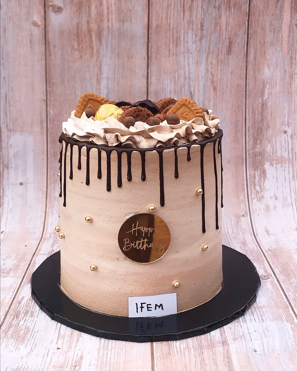 Cakelicious4's tweet photo. 6inches mini.
Chocolate and lotus... https://t.co/tybGFfWpSf