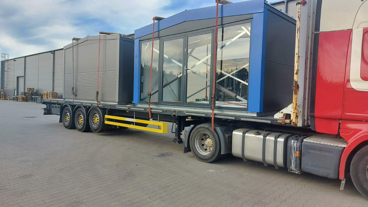 constraco's tweet photo. Z fabryki wyjechał nasz najnowszy produkt #pawilon wystawienniczy i teraz dojeżdża do Barzkowic na targi #AgroPomerania 

https://t.co/Sxw6Dovmrd https://t.co/rchtiHcESY
