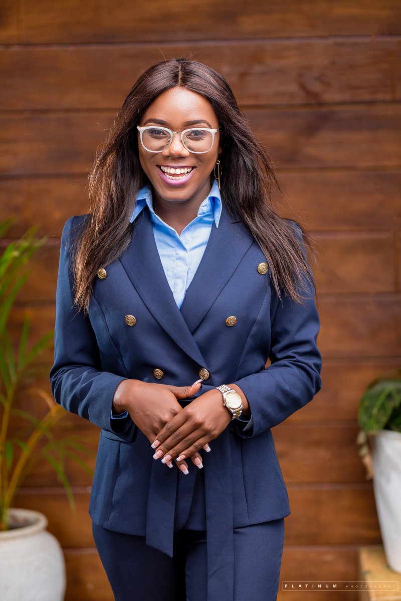 jayque75567769's tweet photo. Woke up a graduate.🎓👩‍🎓
Unima class of 2022
Bachelor of Laws (Hons) https://t.co/YL48V5cywC