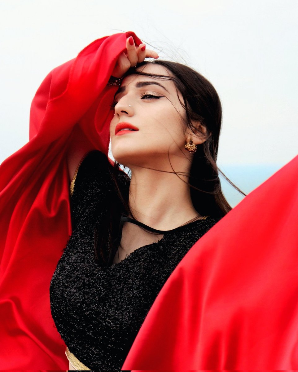 try_elif's tweet photo. Kesariya 🥀 COMING SOON! 

📸: @ireyhan81

#kesariya #arijitsingh #brahmastra #kesariyateraishqhaipiya #bollywood #dancer #contemporary #dramaticscenery #scenery #windy #windyshooting #turkey https://t.co/IHK1DDomxw