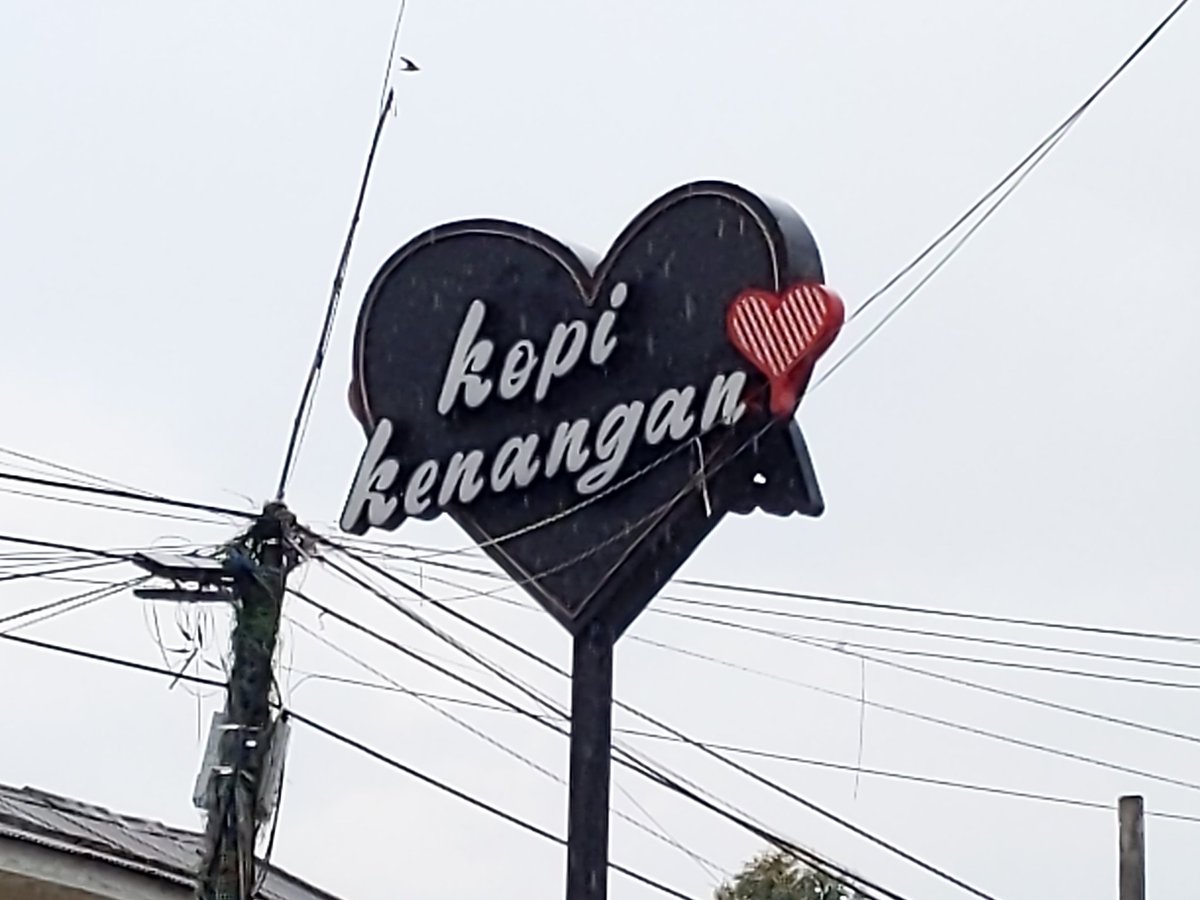 Gara" kabel kopi kenangannya Morat Marit...gak enak diliat...
