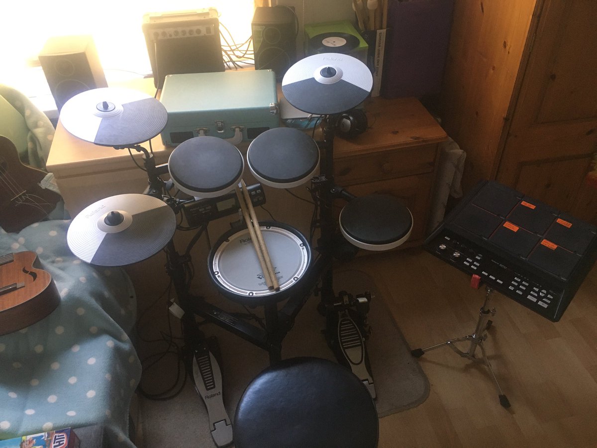 UkuleleClubLive's tweet photo. Almost time to get back in the drum driver seat!!! After a tonne of physio, swimming and strengthening exercise routines my left calf is finally building that muscle back up! Happy days 🎶

#drums #roland #recovery #electrickit #drummer https://t.co/Q8Yo9FzNAM