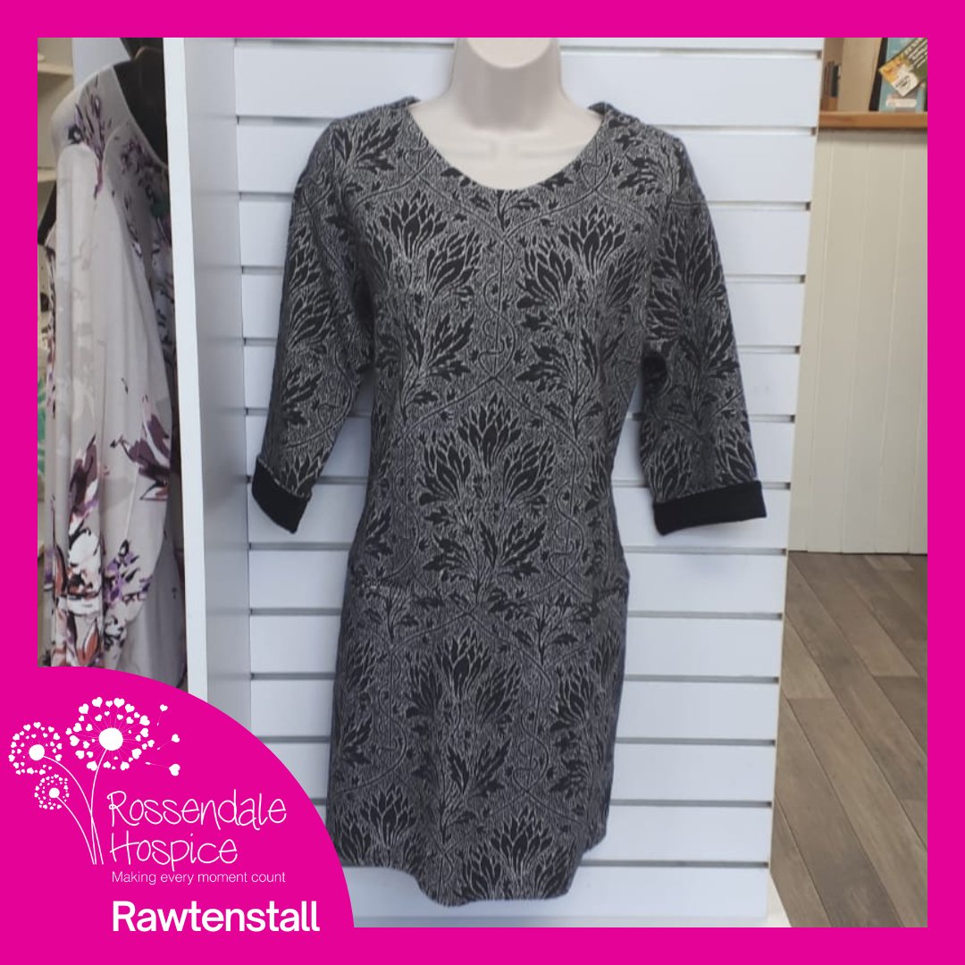 RossHospice's tweet image. Our #DonationOfTheWeek can be found in our Rawtenstall shop and is this rather lovely size 14 White stuff jersey tunic.
New with tags and originally £49.95 a mere snip at £9.90. Head down today before you see it on someone else instead!
#prelovedbutperfect #charityshop