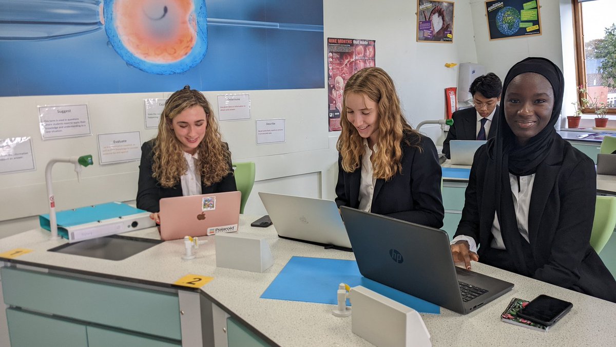 L6 IB working hard on their Group 4 project this morning <a href="/FelstedSchool/">Felsted School</a> <a href="/FelstedScience/">Felsted Science</a>  #ibdp