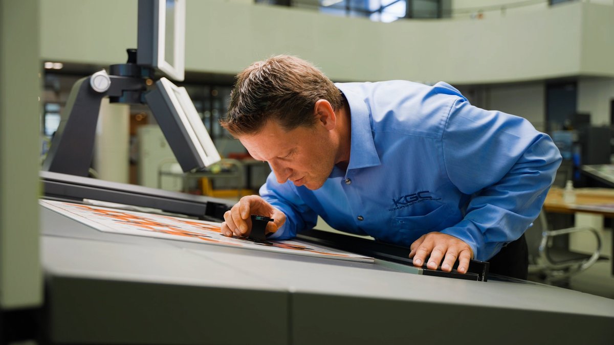We believe that the #Komori Graphic Center-Europe (KGC-E) enables us to support our customers perfectly with intensive tests, technical training, seminars and (regional) research and development. How can we help you today? #Komori. Count On Us!