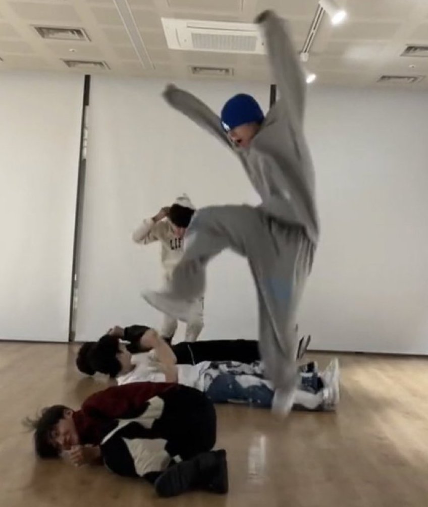 ooctraineea's tweet photo. https://t.co/RP9QIAXSH5