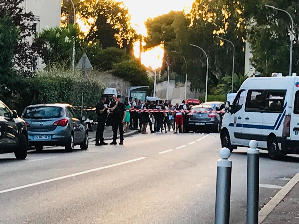 F3cotedazur's tweet photo. Le policier qui a tué un conducteur à Nice est en garde à vue

https://t.co/uTV8AFaXMs #Nice06 https://t.co/YZtkPC1Oz8
