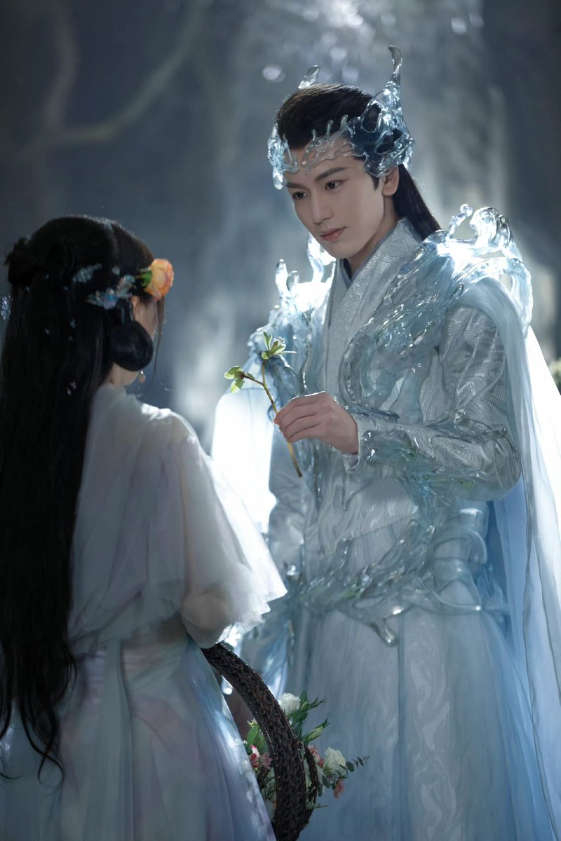 sunsetl18758253's tweet photo. he looks like an angel🥰 | #zhanglinghe 

#LoveBetweenFairyAndDevil 
#LBFAD #CangLanJue #苍兰诀 
#Changheng  
#张凌赫 https://t.co/Vrt07UnqMR