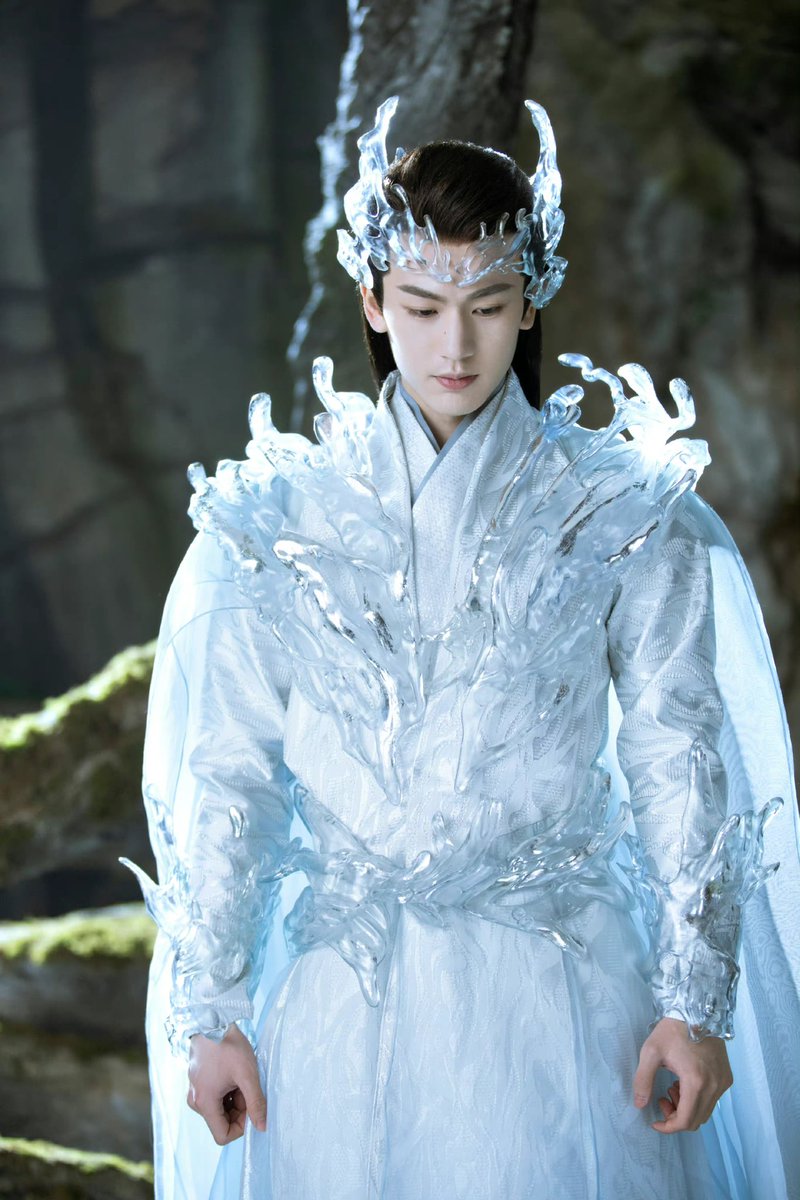 sunsetl18758253's tweet photo. he looks like an angel🥰 | #zhanglinghe 

#LoveBetweenFairyAndDevil 
#LBFAD #CangLanJue #苍兰诀 
#Changheng  
#张凌赫 https://t.co/Vrt07UnqMR