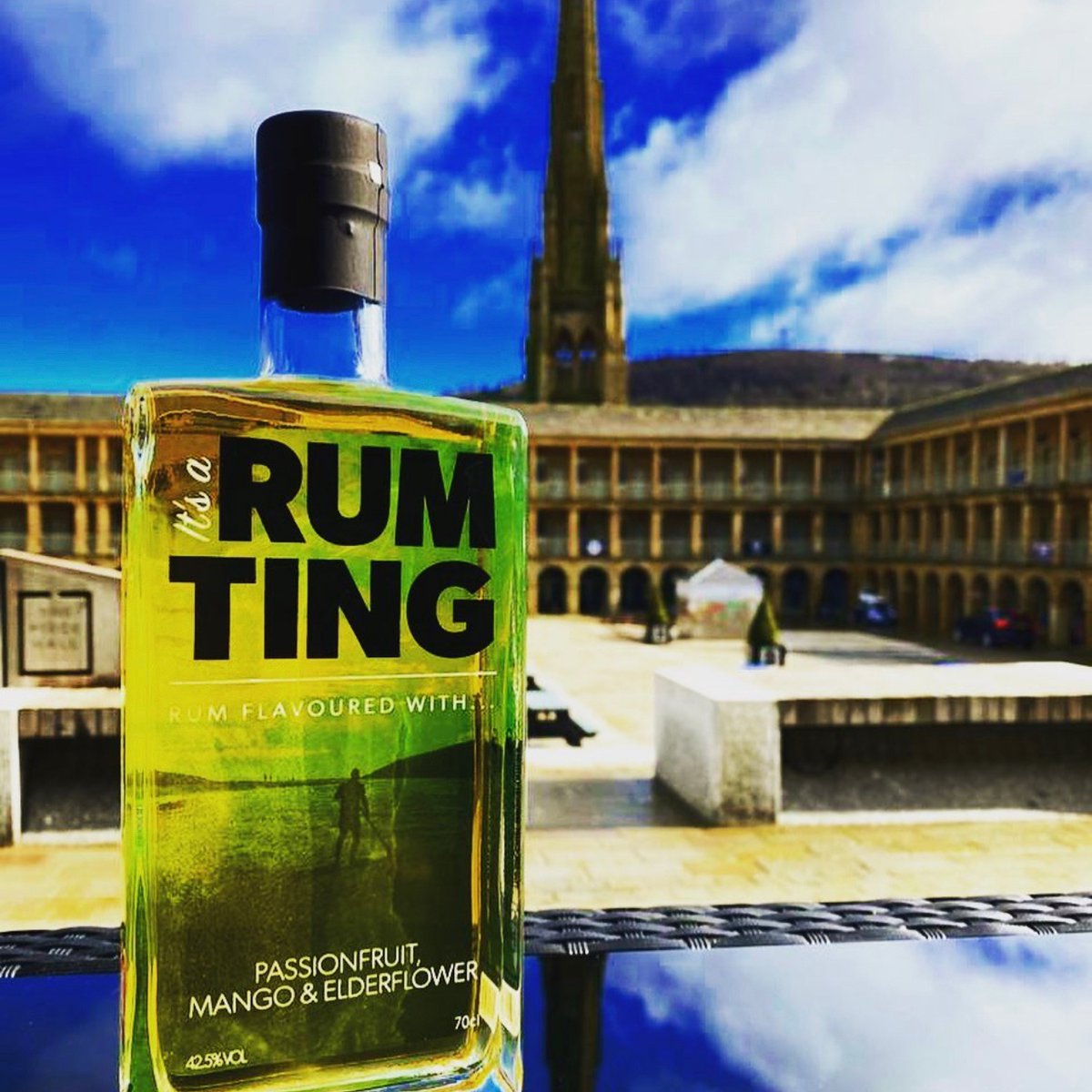 Amazing shot of #RumTing courtesy of @the_winebarrel 📸🍹

#ItsARumTing #RumTing #BringYourTing #GinAndTonic #Gin #GinLovers