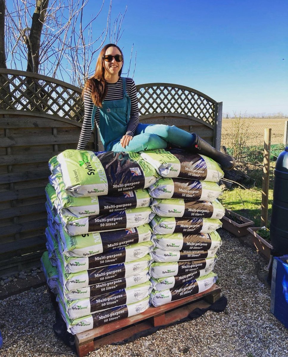 @Kathryn_grows_stuff had a lot of #Sylvagrow this year! She says “I’ve enjoyed using Sylvagrow this year. I found it especially good for starting seedlings because of how fine it is”. Will you be a #Sylvagrower next year? #Gardenersoftwitter #Peatfree