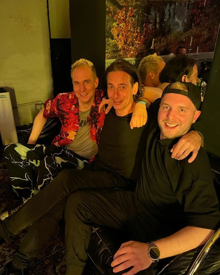 vanditrecords's tweet photo. Collab?

@FrankDueffel @marcvanlinden @andrewrobbixen https://t.co/TZWcY2lW9J