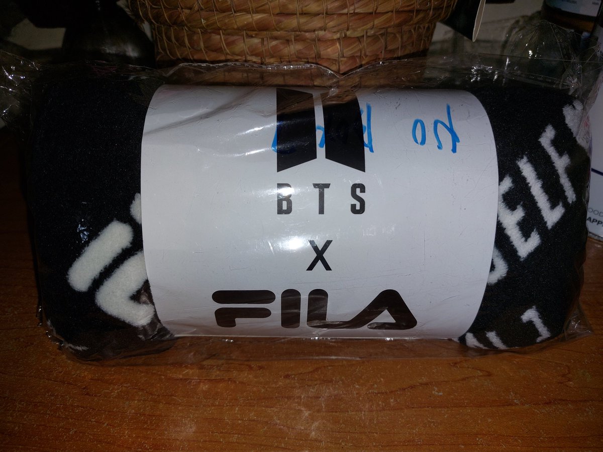 jmooniesells's tweet photo. #JMoonie_Onhands 

Onhand @ Cebu address

WTS LFB BTS PH

SY Final Concert blanket - 1700 

Negotiable. Unsealed to check blanket but never used.

MOP: BPI, Gcash
MOD: GGX, Lalamove, Grab, Maxim https://t.co/HqZh2SVI2Q