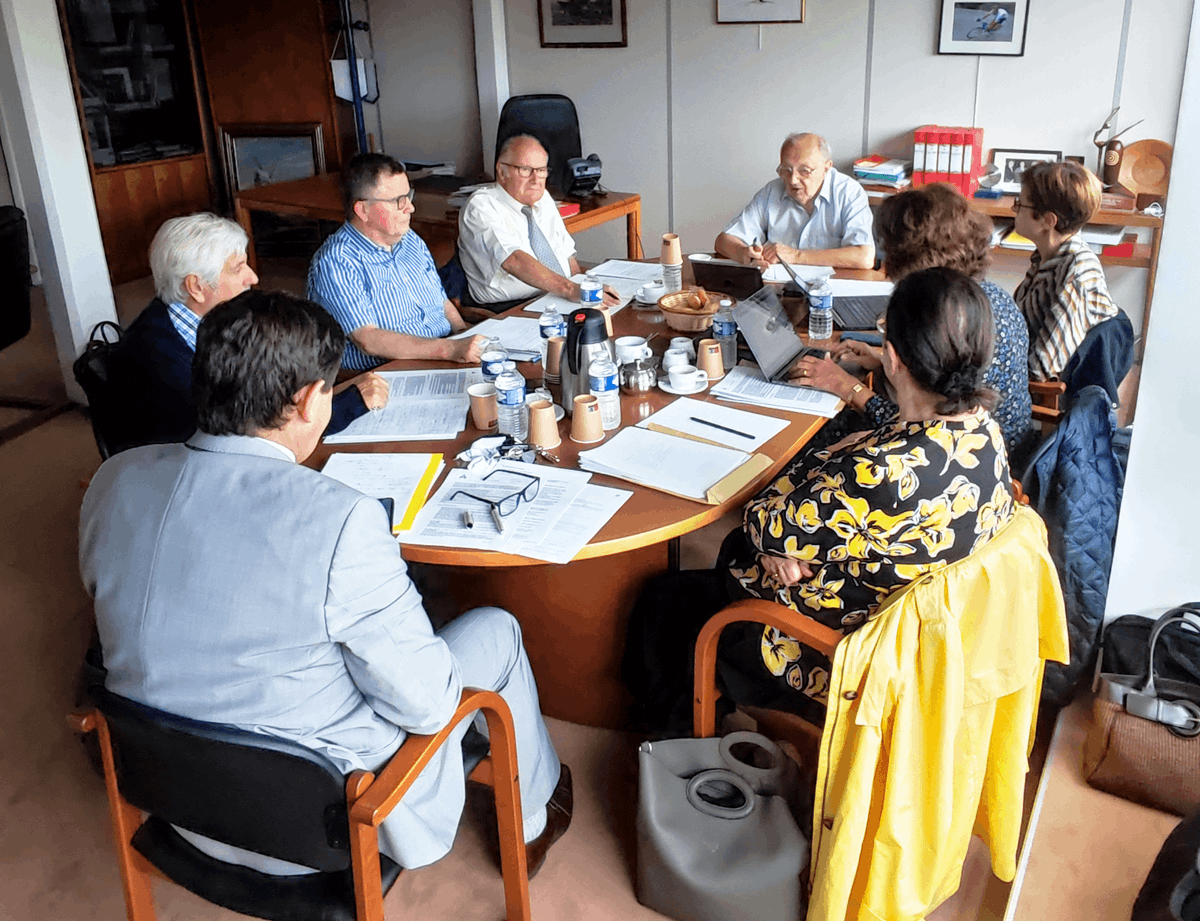 Alefpa_Asso's tweet photo. Le président de l’ALEFPA, Michel Caron, réunit les membres du bureau en séminaire.
Au programme : le déploiement du projet associatif 2022-2027 et la feuille de route de l’année qui vient.
#ProjetAsso #Inclusion #Vieillissement #TransitionEcologique #Migration #Numerique #CA https://t.co/XG0J5hLaFM