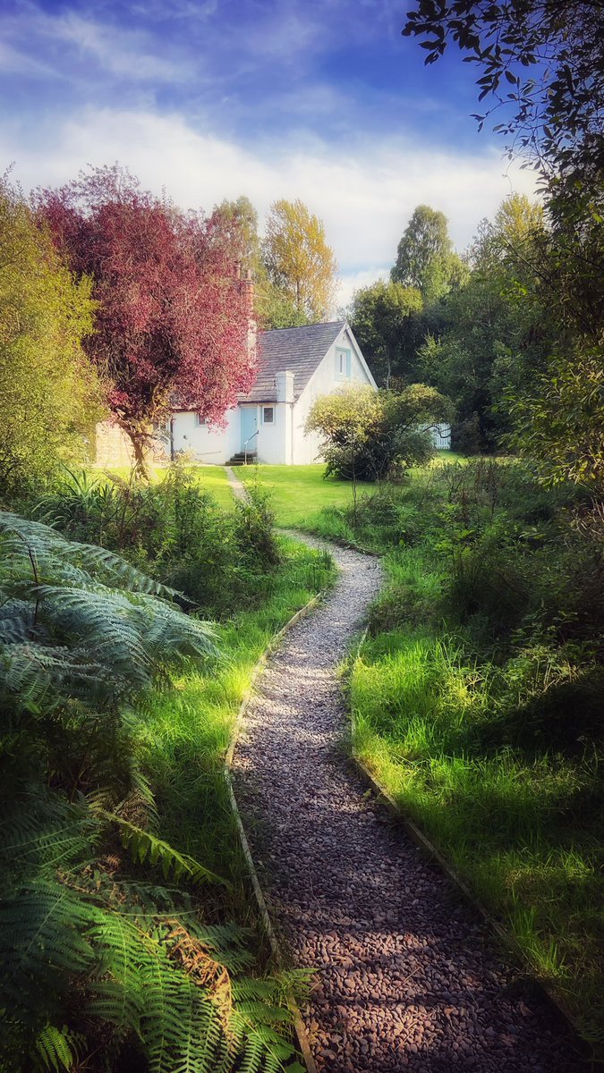 Strudelsdoodles's tweet photo. Lovely stay at Top Lodge  @netherbyestate #netherbyglamping #virginexperience #getaway #Scotland #cottage #getaway https://t.co/SnflSpbVfK