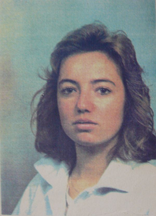 EuskalMemoria's tweet photo. ▶️1990-9-10
#TalDiaComoHoy hace 3⃣2⃣ años muere tiroteada por el Ejército salvadoreño la médico internacionalista garestarra Begoña García Arandigoien "Alba"
#Gares https://t.co/02DAN5kPjC