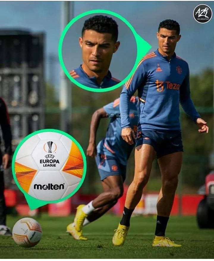 TFaouzzi's tweet image. le gars est étonné on dirait 😹