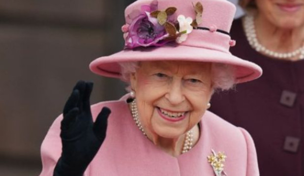 Да здравствует королева?

#ЕлизаветаII #королевскаясемья #МеганМаркл #принц гарри
muz-tv.ru/news/da-zdravs…