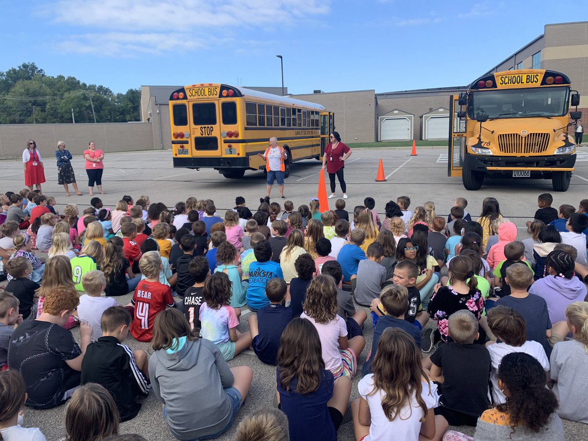 ABCMrsZ123's tweet photo. Kramer K-3 had a Bus Safety training today #bussafety #educateandprepare #Prepare4Life #BRAVE4Life https://t.co/YiKH1UsWwo