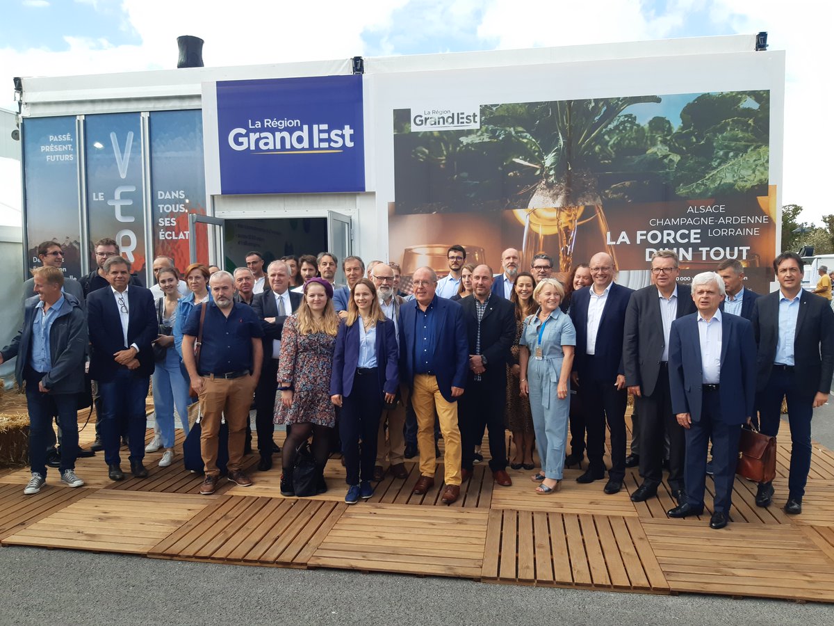 Signature du contrat de filière par la Région #GrandEst et ses partenaires pour le développement durable des #fibres végétales en Grand Est 
👉 devenir un leader européen de la production, de la transformation et de la valorisation des fibres végétales 
<a href="/foiredechalons/">Foire de Châlons</a>