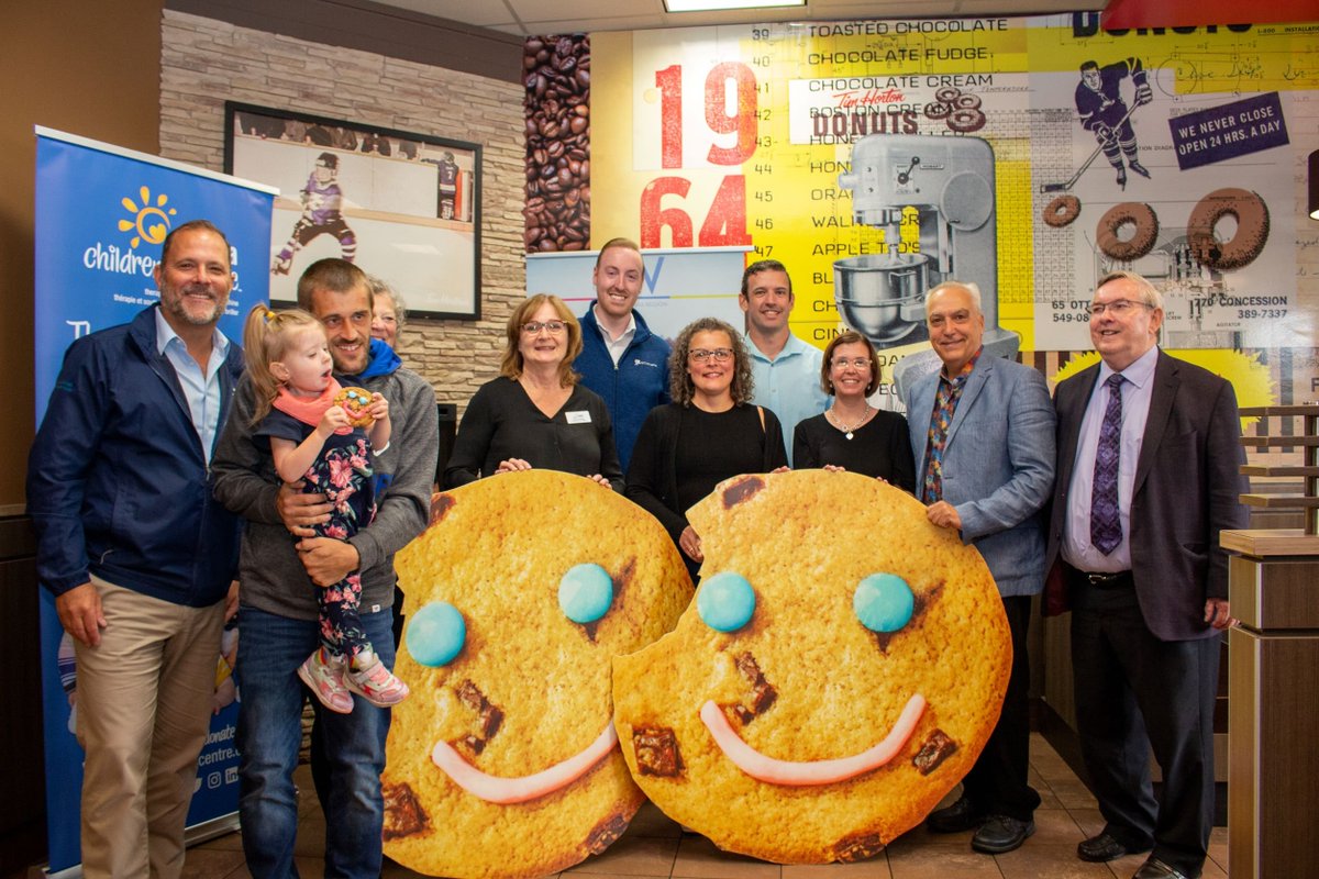 niagarachildctr's tweet photo. Making it official! 📸🍪 
Yesterday, @niagarachildctr and @YWCA_Niagara  commemorated our nomination as beneficiaries of @TimHortons upcoming Smile Cookie community fundraiser.  Get your pre-orders in or buy a #SmileCookie for $1 from Sept. 19 to 25. https://t.co/gM5eY788Jm