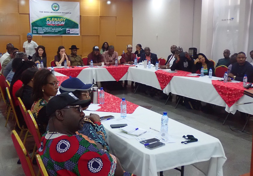 BMI_BodoCleanup's tweet photo. The BMI held its 25th Plenary Session on Tuesday 6 Sept, to share the success recorded on the Bodo Remediation &amp; Revegetation Project. 
Several key stakeholders from the Bodo Community, @Shell Nig., Government Regulators, CSOs, @HYPREPNigeria @UNEP and @NLinNigeria were engaged. https://t.co/I2Lnl72A3y