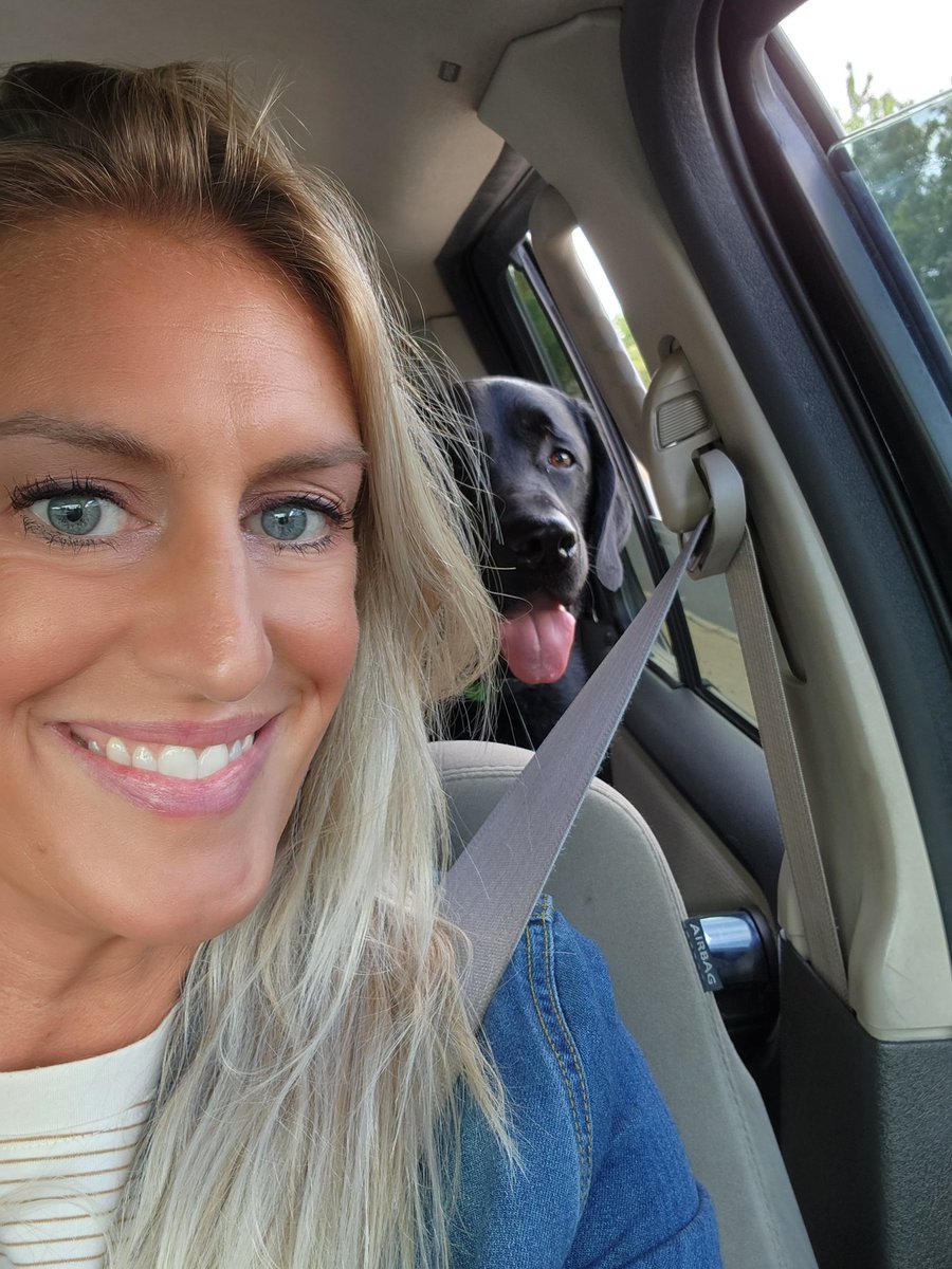 Hanging out with Bragg like it's my job. Oh wait...it is! #PIOLife #HerndonPD <a href="/MuttswaMission/">Mutts With A Mission</a> <a href="/HerndonPolice/">Herndon Police</a>