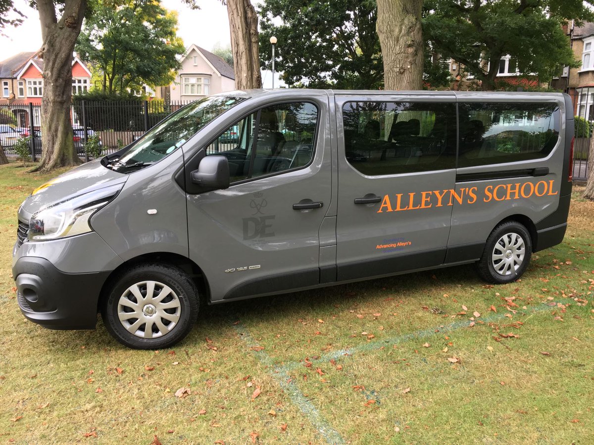 AlleynsSchool's tweet photo. Delighted to be able help the wonderful @eden_aid with the loan of our DofE minibus to transport much need supplies to Ukraine. To donate, volunteer or find out more:  https://t.co/amzDnD2kvG https://t.co/H46IdiPwRO