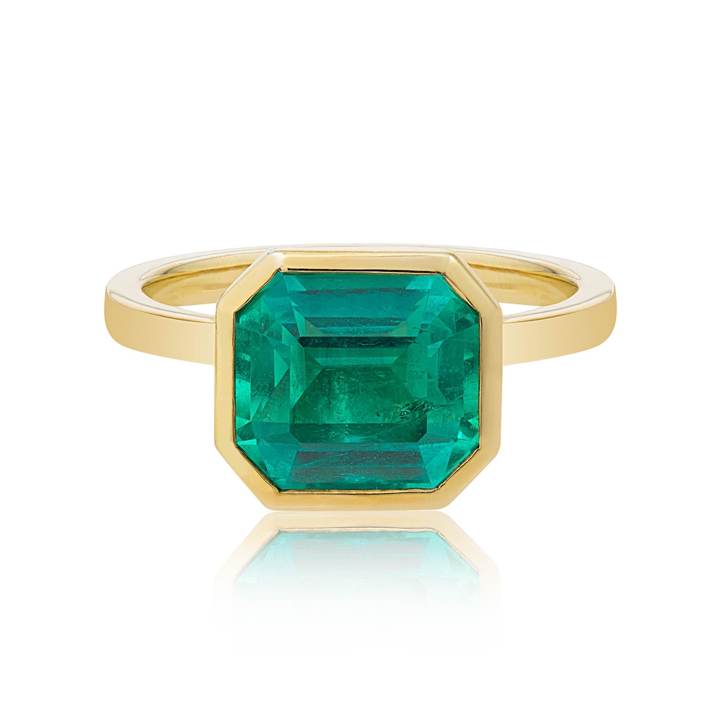 sylveralondon's tweet image. Excellence and elegance combine perfectly in our Illuminating Colombian Emerald Ring.⁠
⁠
Featuring a vivid green emerald with fantastic light reflection, set in 19K yellow gold this one-of-a-kind ring is the perfect symbol of enduring love.  ⁠
⁠
londonde.com/product/illumi…
