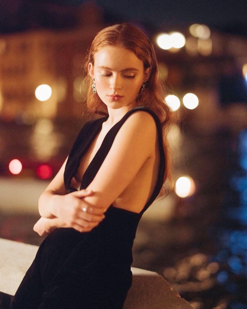 ARE YOU KIDDING ME??!?!
sadie sink for armani beauty by virgile guinard in venice, italy.