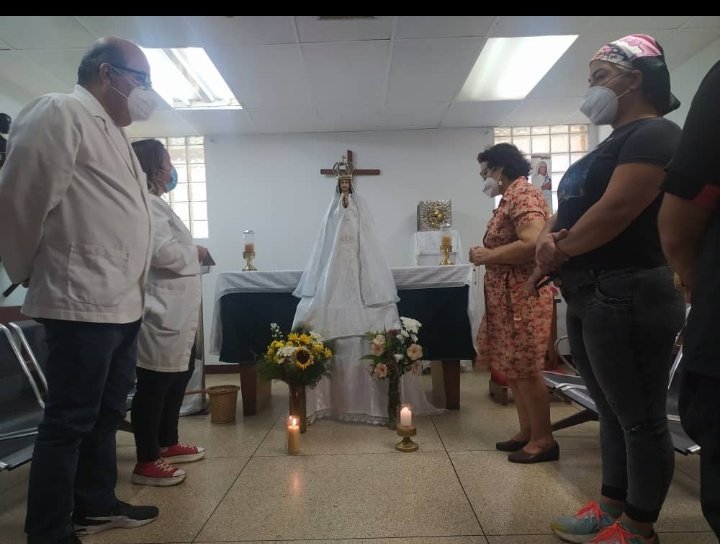 HospiRazettiBna's tweet photo. #UnaOracionPorMili Unidos en oración el día hoy #8Sep por la Salud de nuestra amiga Mili la gran familia #HULRBna en el día de la Patrona de Oriente @luismarcanos https://t.co/PDKlMo5axC