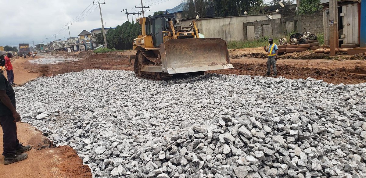 DapoAbiodunCON's tweet image. As promised, we have commenced the reconstruction of all the identified failed portions of Lagos-Sango Ota-Abeokuta Road. These pictures show ongoing roadworks at the Igbala-Alishiba section of the road stretch.
#BuildingOurFutureTogether #ISEYA #OgunState #DapoAbiodun