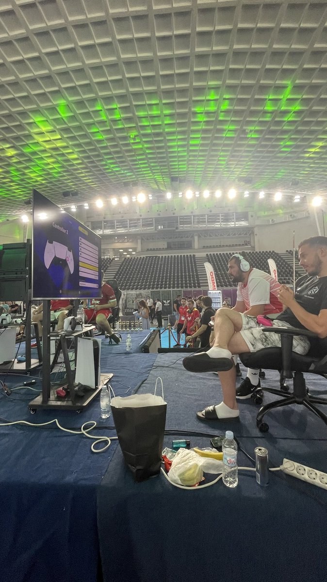 docyannou🇫🇷 tweet media