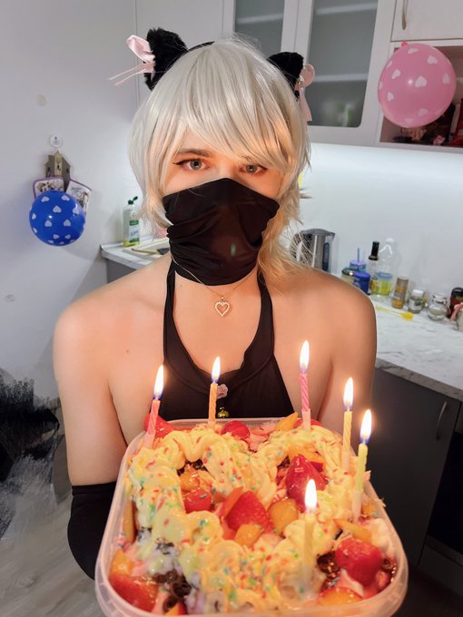 #HappyBirthday to me ❣️  Would you like to try my cake? 🎂 https://t.co/7B12r8QwgW<a href="/tag/happybirthday"class="tags">#HappyBirthday</a>