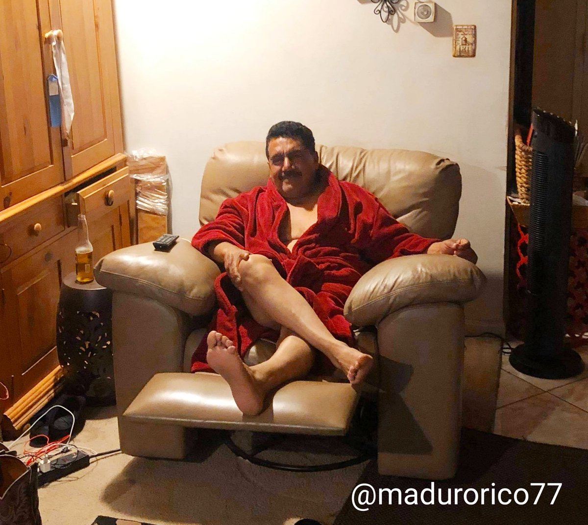 MaduroRico77's tweet photo. Qué tal éste rico maduro deseado por muchos. https://t.co/nAVk0ui3h3