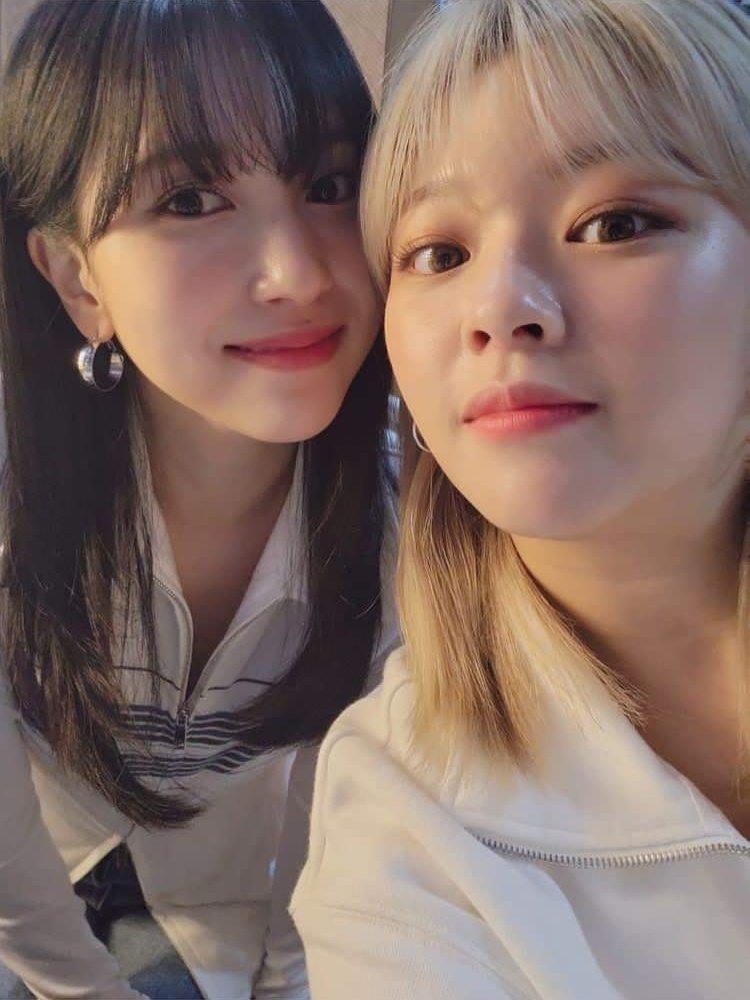 jeongmisource's tweet photo. man... they really grew up so well☹️ https://t.co/X4Sla96zRG
