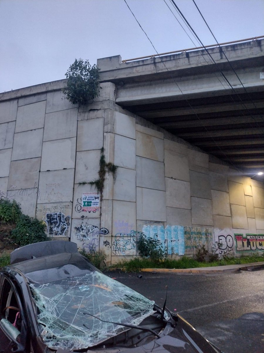 🛑 A Y U D A 🛑 

SE BUSCA A LOS FAMILIARES DE ESTA PERSONA, ES DEL ACCIDENTE QUE OCCURIO HACE UNOS MINUTOS EN LA CHALCO-AMECA.