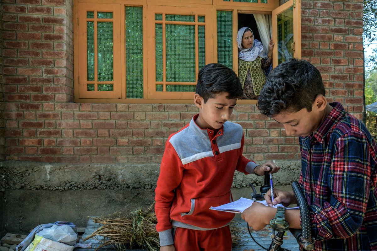 MudassirKabir96's tweet photo. Sect #NFCH,Autonomous organization under Ministry of Home Affairs reviewed implementation of rehabilitation programme for child victims of terrorism in #Kashmir

The aim of this incredible initiative is to provide finance to these children to obtain education&amp; achieve their goals https://t.co/Fg8asuCGuk