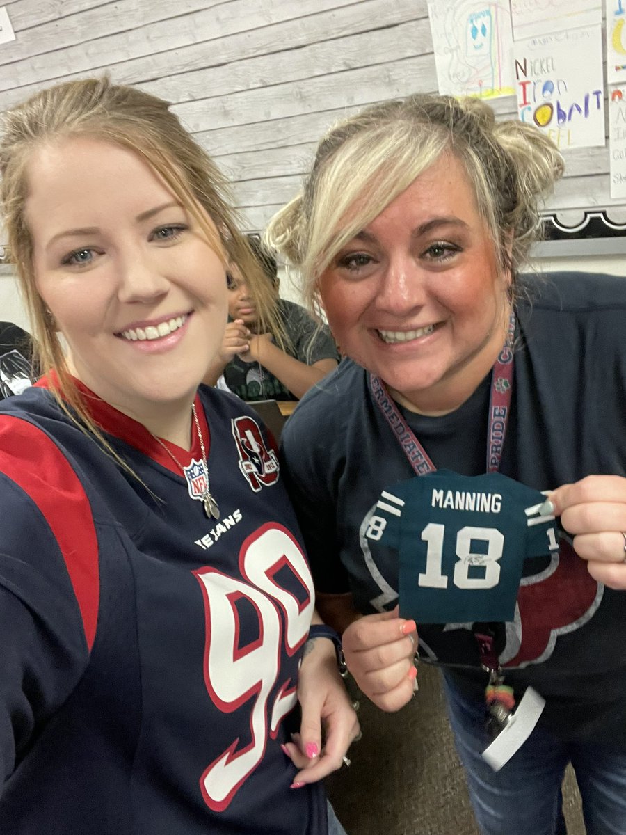 MrsBicklesClass's tweet photo. Kickoff Day in full swing!  @CryarCISD #TeamCryar #TTHR #CryarCats #CryarKickoff https://t.co/0dBaFOgqGk