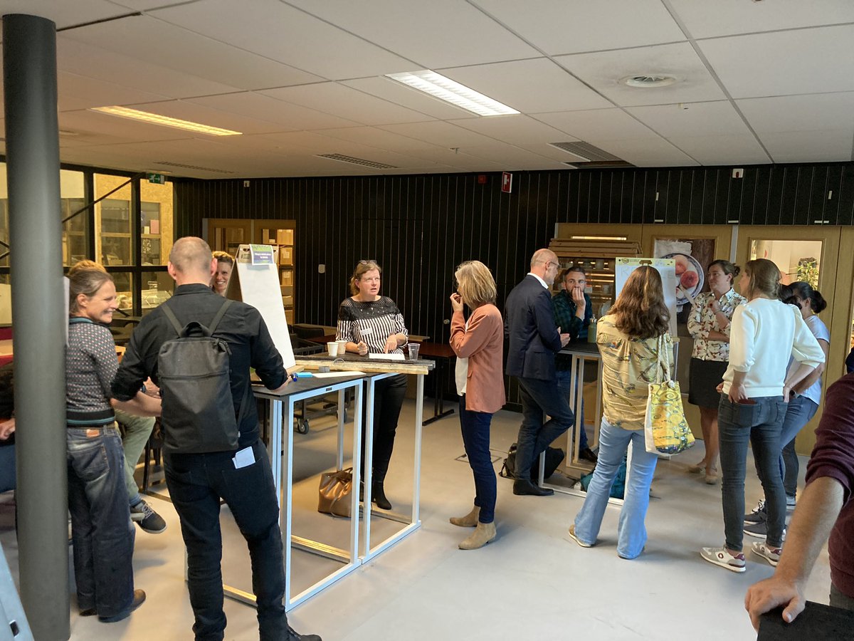 sUUstainability's tweet image. Meet &amp;amp; Greet around challenge-based ideas. What will be the #signatureprojects to work on the coming years @UniUtrecht? Lots of good energy in this great location #Kanaal30.