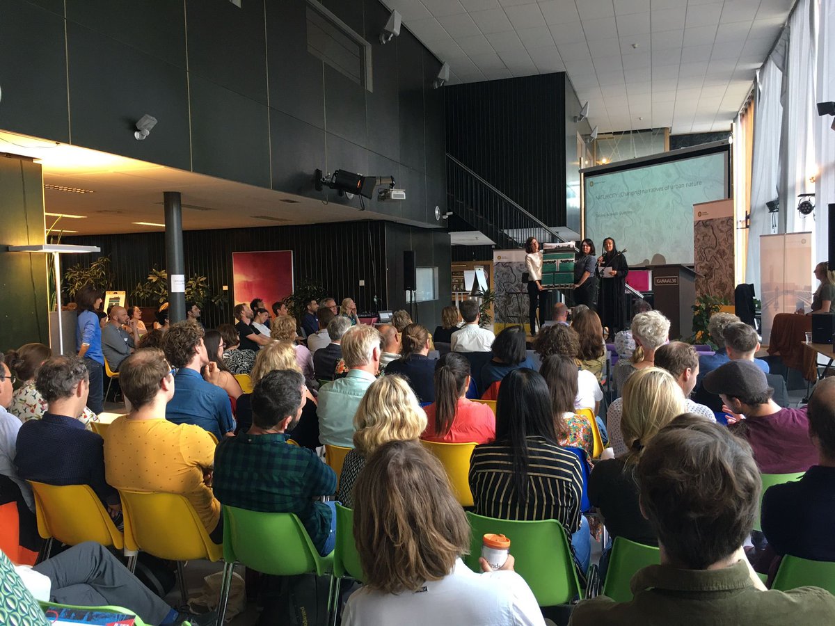 sUUstainability's tweet image. Meet &amp;amp; Greet around challenge-based ideas. What will be the #signatureprojects to work on the coming years @UniUtrecht? Lots of good energy in this great location #Kanaal30.