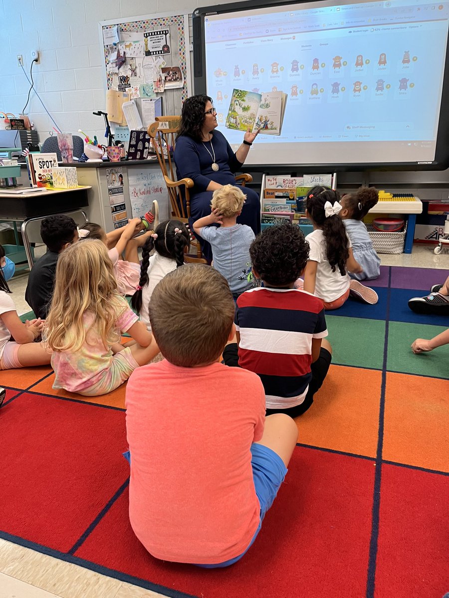 Another fun day of reading to our kindergarteners! @RCVPrincipal