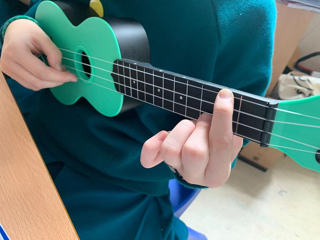 mtanville's tweet photo. 1st years are having a great time during their taster module for Music. They are  learning how to play the Ukulele ! @ppmta It was also great to see lots of new faces at Orchestra rehearsals during the week! https://t.co/YCDRFXtkDd