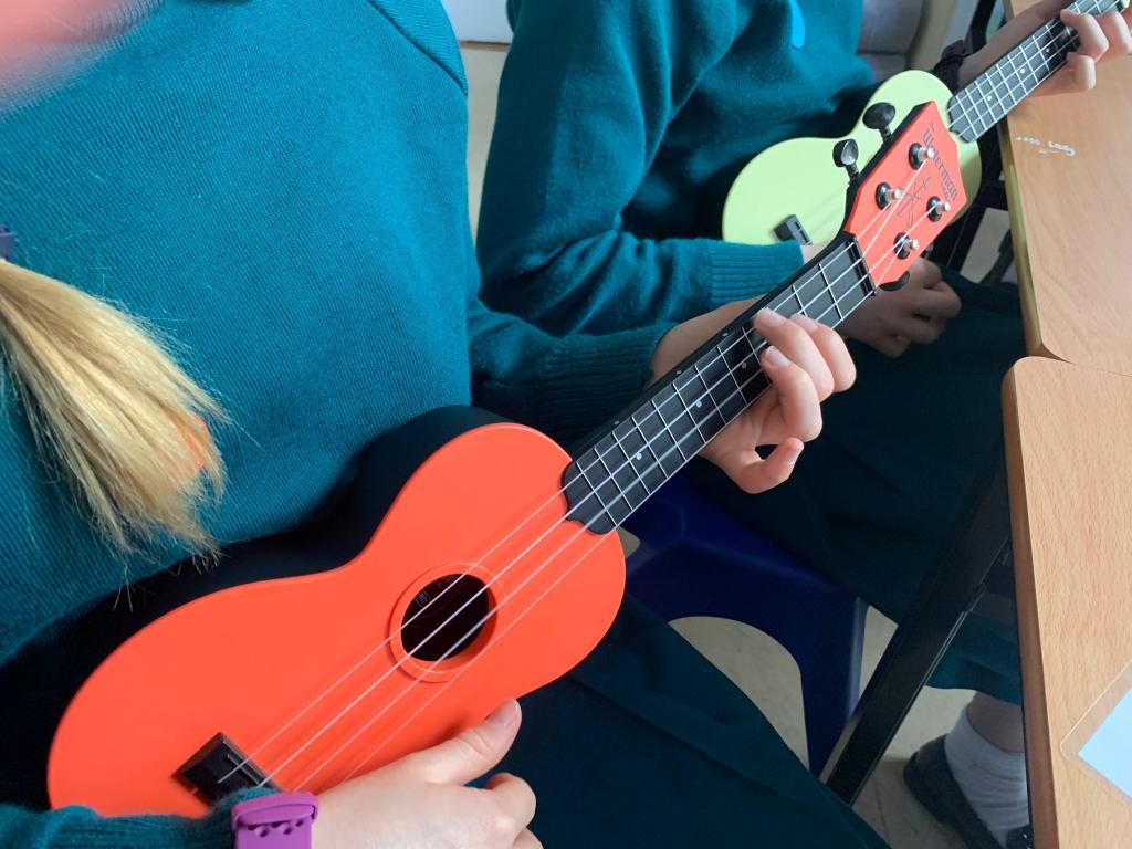 mtanville's tweet photo. 1st years are having a great time during their taster module for Music. They are  learning how to play the Ukulele ! @ppmta It was also great to see lots of new faces at Orchestra rehearsals during the week! https://t.co/YCDRFXtkDd