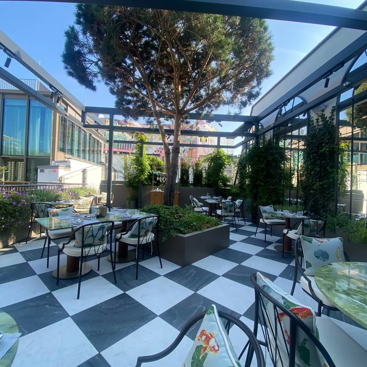 A few more photos from our clients trip to Vienna! We've had fantastic feedback. A great city and a great service from AAV! Well done Jess  🙌🥰

#eventplanner #eventmanagement #eventprofs #eventprofsuk #venuefinder #globetrotter #congress #corporateevents #citybreak