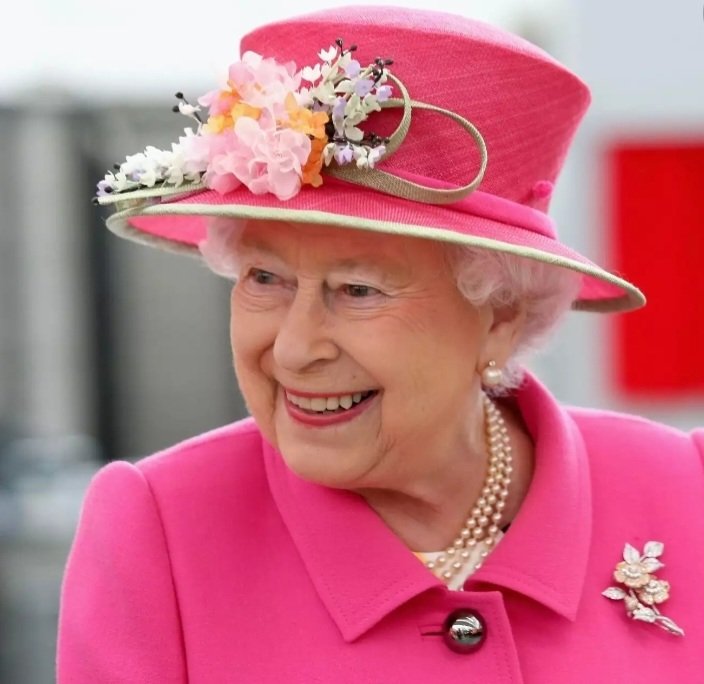 4StepstoaSmile's tweet photo. God save our Queen 
We love you ma'am https://t.co/NKkW1FgYQ2