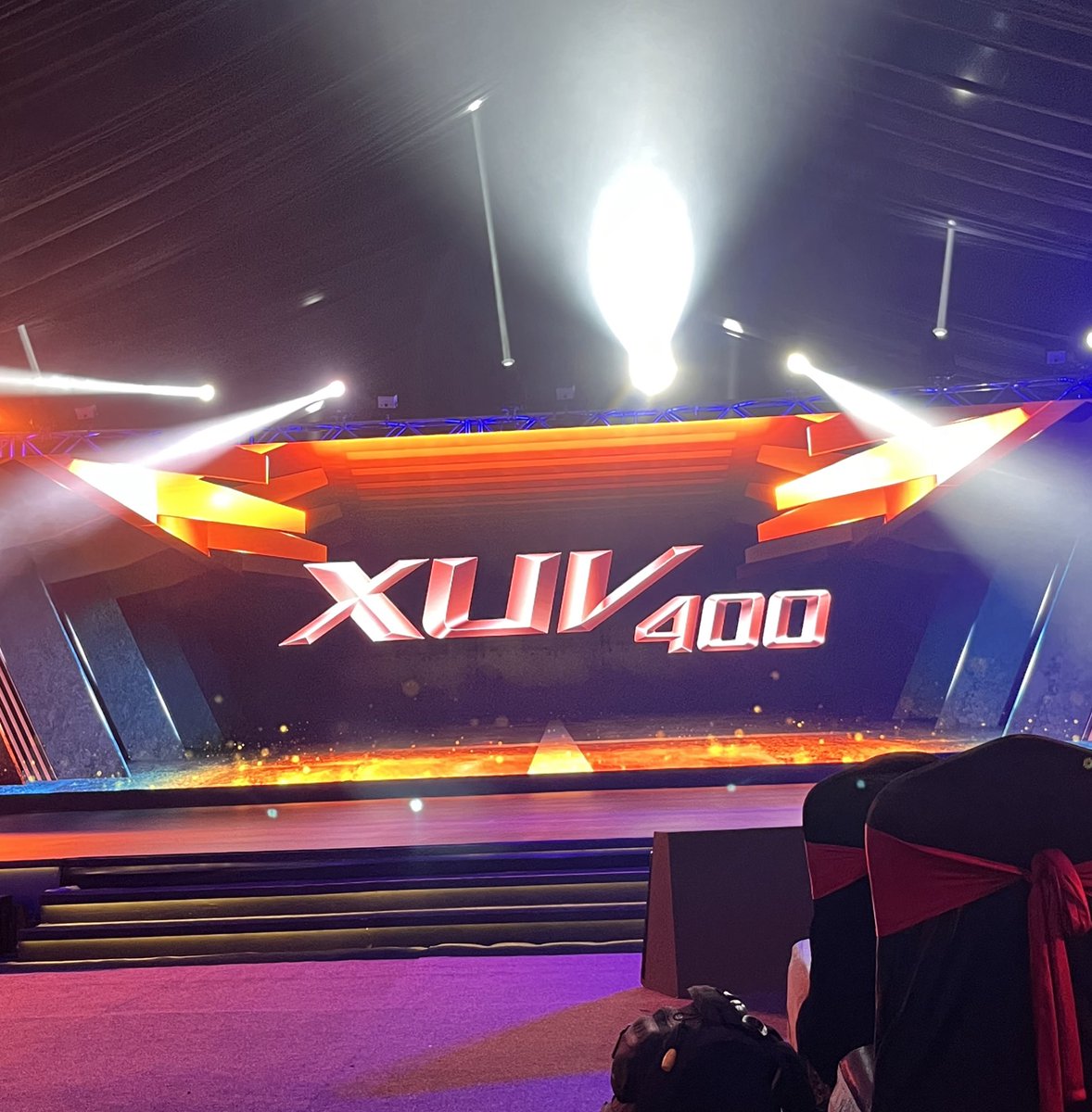 Motonomics1's tweet photo. Electrifying Debut of All New #xuv400 
Did you like the first look ?
@Mahindra_XUV400  #India #MahindraXUV400 @anishshah21 https://t.co/9UstgLpY80