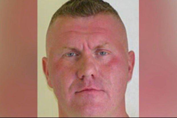 Shot his ex girlfriend, her new man (who died) and a police officer in the face (blinding him for life) When police found him he was still armed with the shotgun he used in all 3 shootings. But they didn’t fire a single shot 🇬🇧
